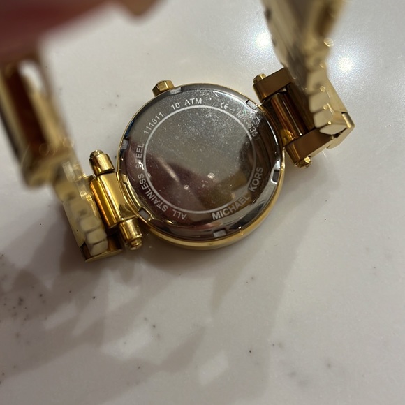 Gold Michael Kors watch - Picture 4 of 5